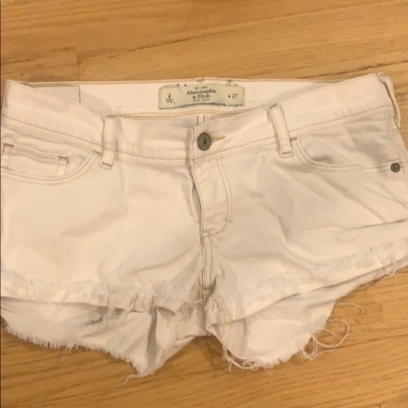 WHITE ABERCROMBIE & FITCH WHITE DENIM SHORTS - Picture 1 of 3